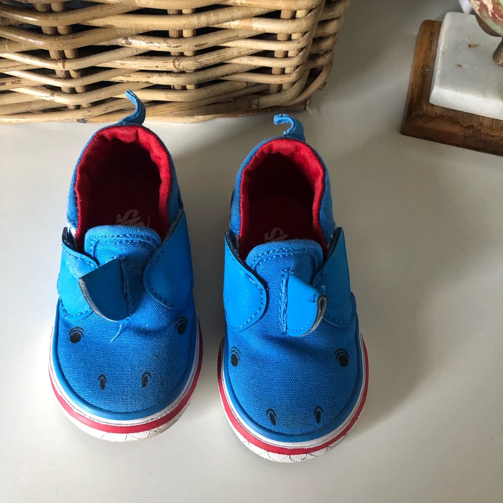 VANS Shark slip on’s